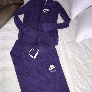 purple nike jogging suit